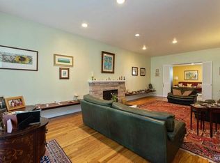 10 Greentree Ter, Tenafly, NJ 07670