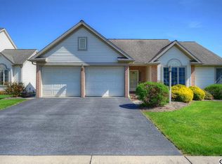 929 Hedgewyck Ln, Elizabethtown, PA 17022