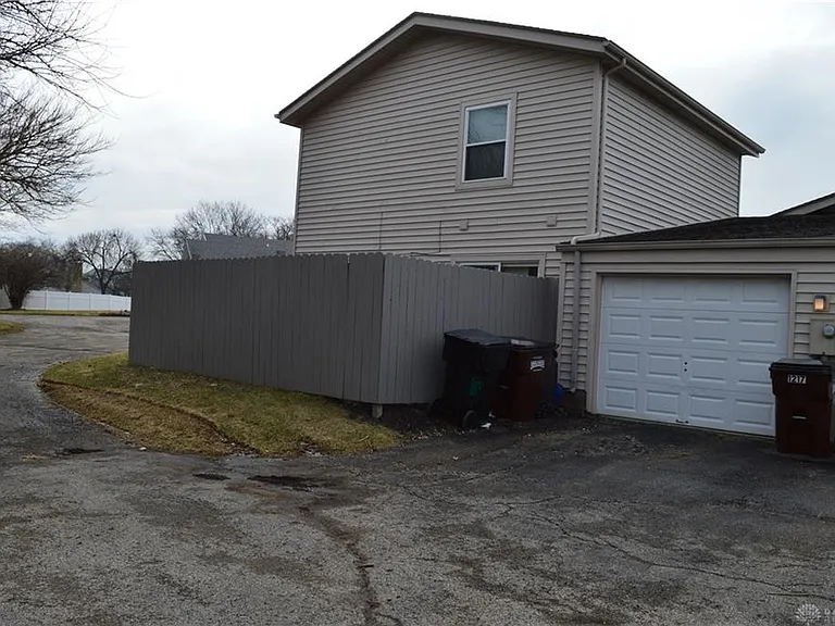 1215 Robbins Run Ct — Photo 2