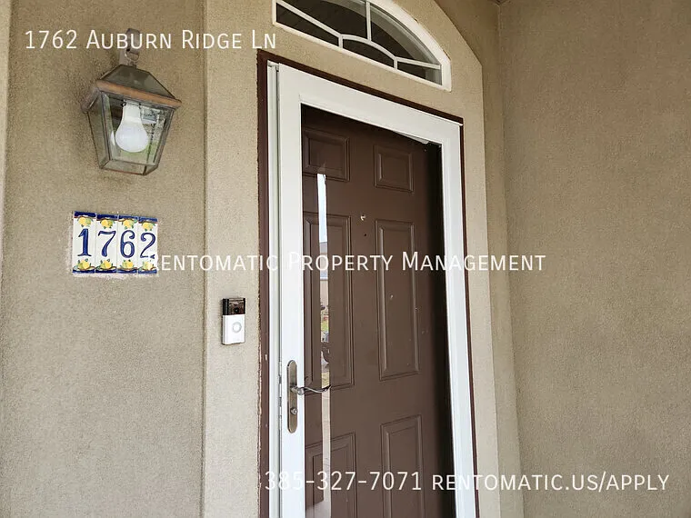 6 bed, 3.5 bath, 2996 sqft, $2,599 — Photo 3