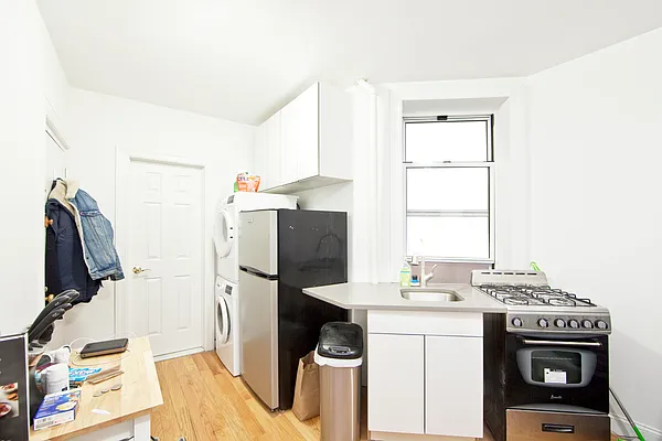 Rented by R New York | media 3