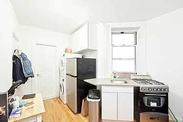 Rented by R New York