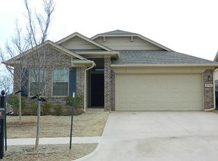 2704 Fountaingrass Rd, Oklahoma City, OK 73128