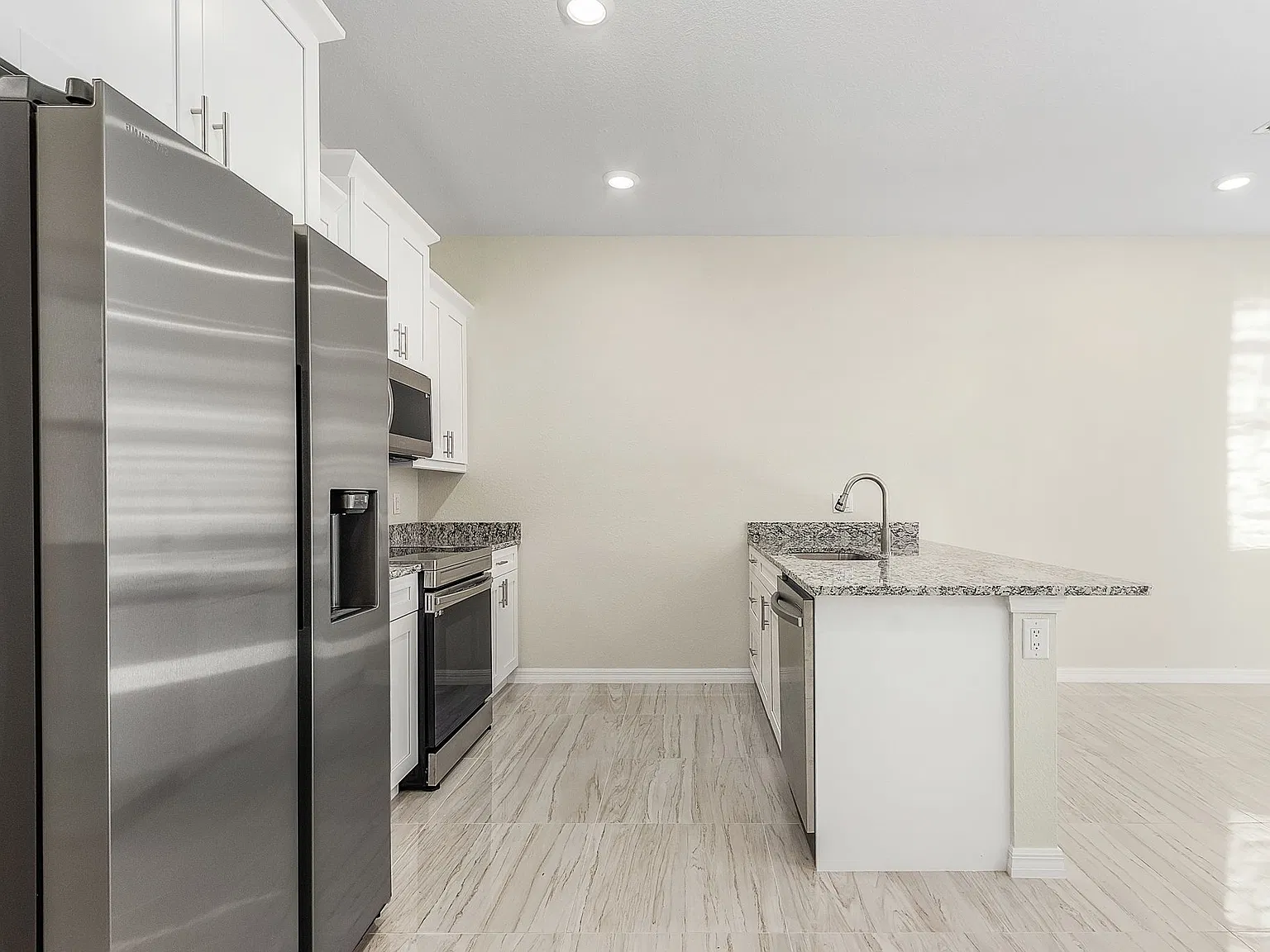 3 bed, 1200 sqft, $1,450 — Photo 4