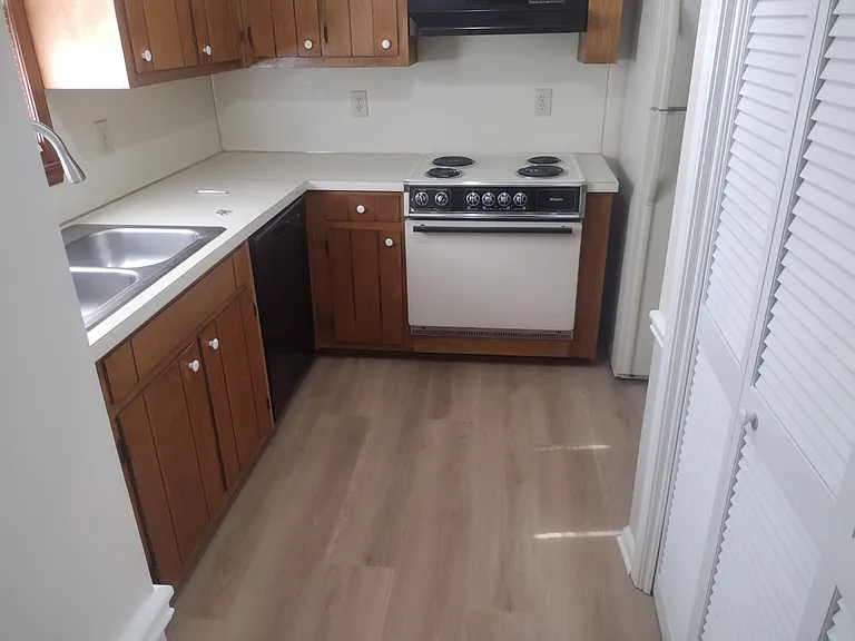 5278 Oakridge Dr — Photo 10
