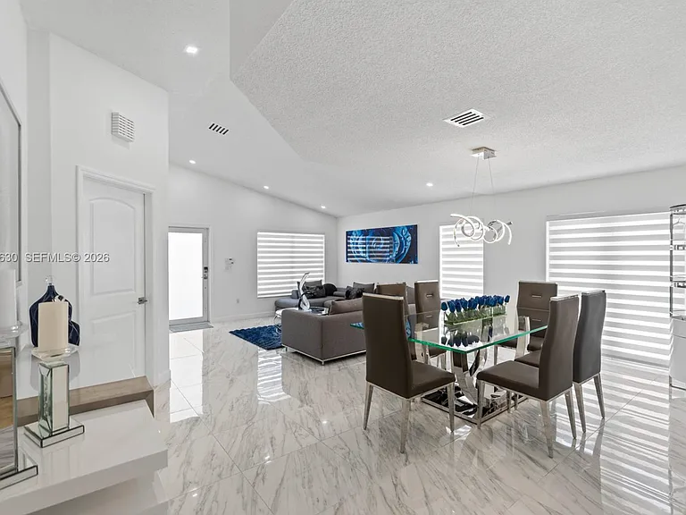 8842 SW 215th Ln — Photo 9