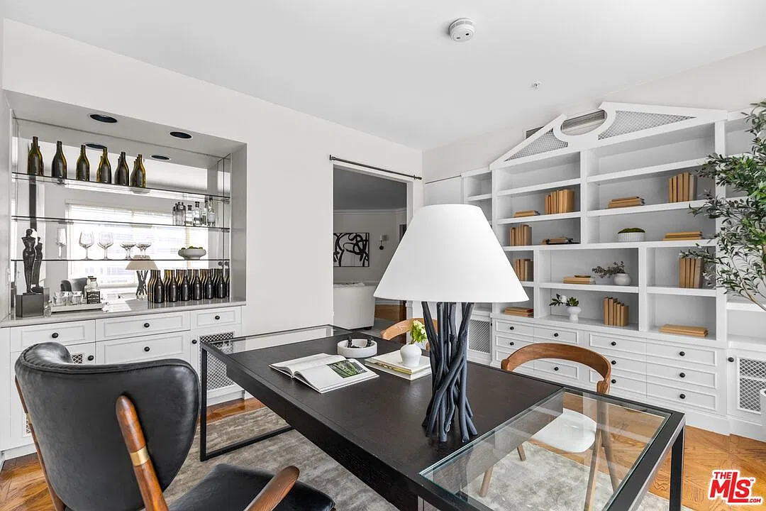 2 bed, 3.5 bath, 2776 sqft, $14,000 — Photo 3