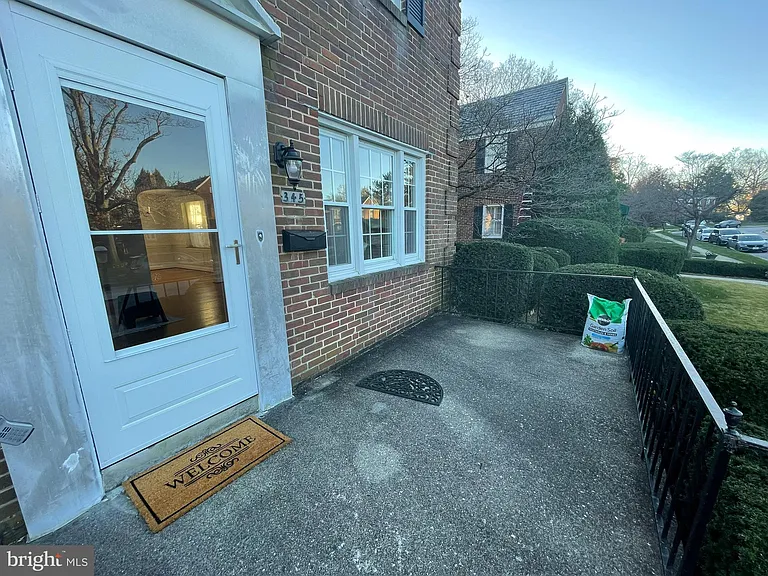 345 Old Trail Rd — Photo 5