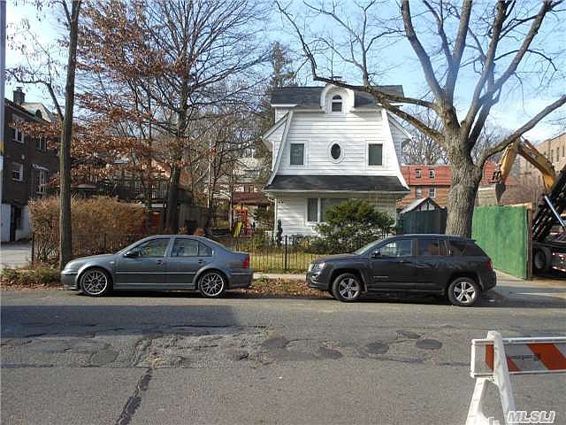 2nd image of 82-80 116 Street