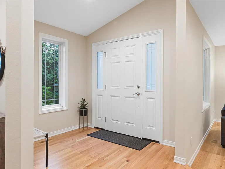 22215 SE 32nd St — Photo 5