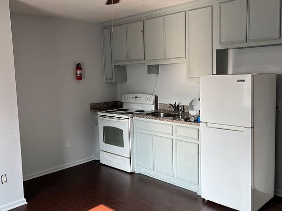 3rd image of 511 Schweikhardt St #4