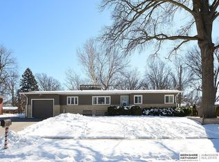 1932 Monterey Dr, Lincoln, NE 68506