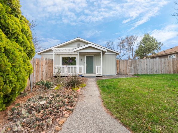 321 NE 8th St, Madras, OR 97741