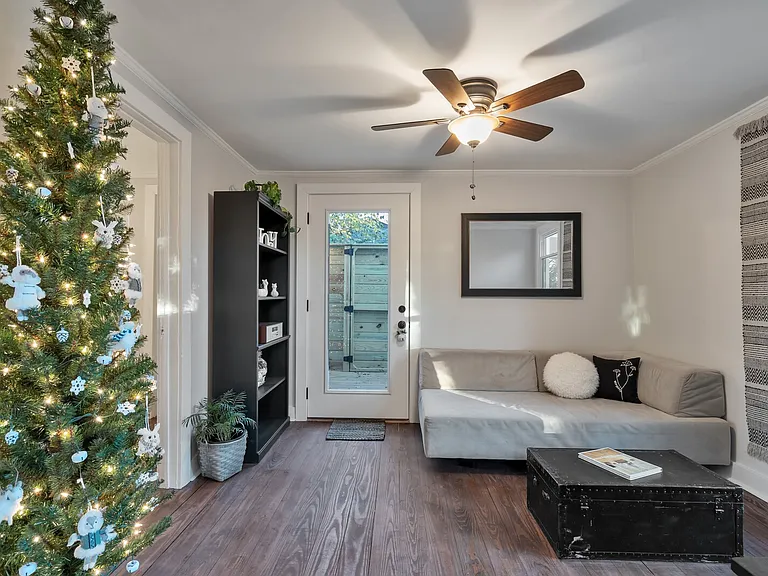 514 Drake Ave — Photo 4