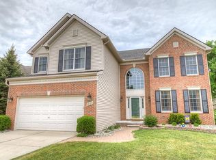 1119 Shetland Dr, South Lyon, MI