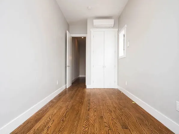 1347 Hancock Street image 8 of 11