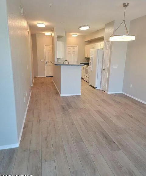 420 W 1st St #211 — Photo 3