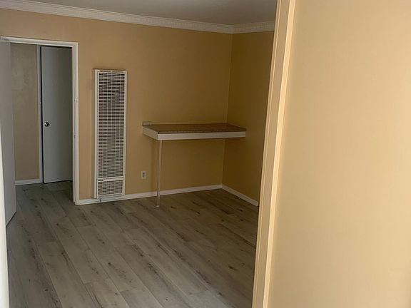 2nd image of 1118 N Berendo St #3
