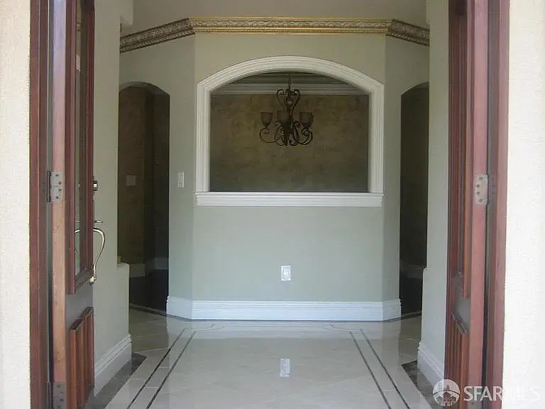 239 Majors St — Photo 10
