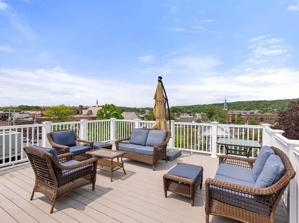 74 School St APT 3R, Waltham, MA 02452