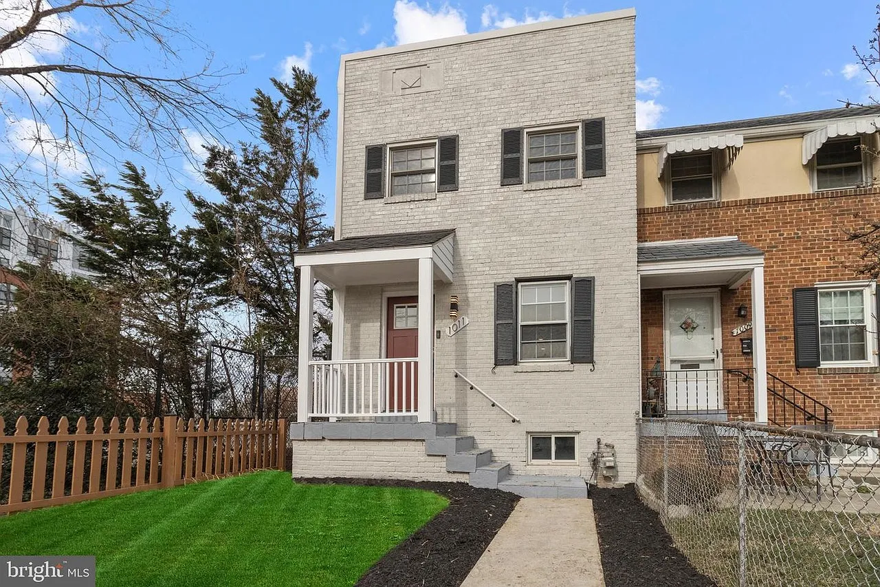 4 bed, 992 sqft, $4,550 — Photo 3