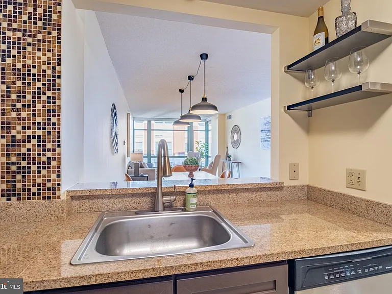 1150 K St NW #1008 — Photo 21