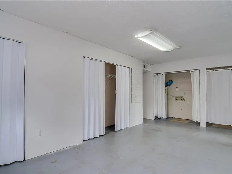 303 Meadowlake Dr — Photo 25