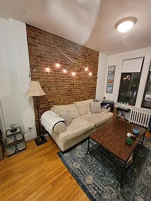 Rented by Metropolitan Realty | media 14