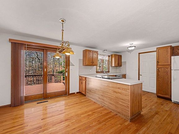 2nd image of 113 Captain Jacs Rd