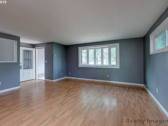 4th image of 2696 SE Cypress St