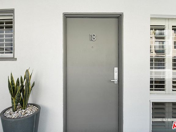 3rd image of 1145 Larrabee St APT 18