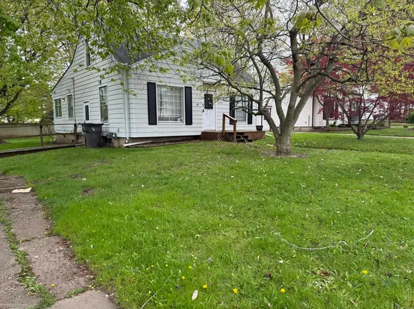 21270 Hillcrest St, Clinton Township, MI 48036