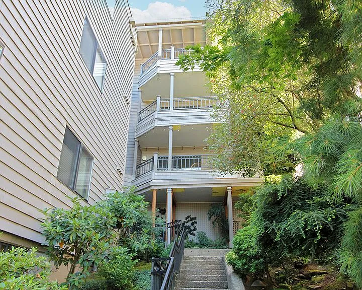 1320 SW Hall St #202 — Photo 2