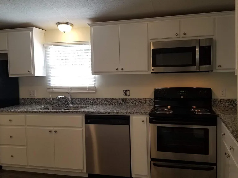 135 Jo Katherine Ln — Photo 3