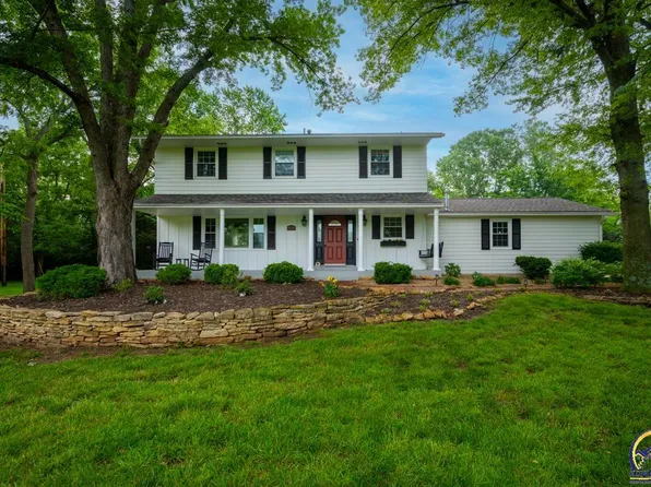 5620 SW Wanamaker Rd, Topeka, KS 66610