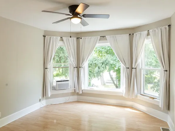 1319 Michigan Ave #2, Saint Joseph, MI 49085