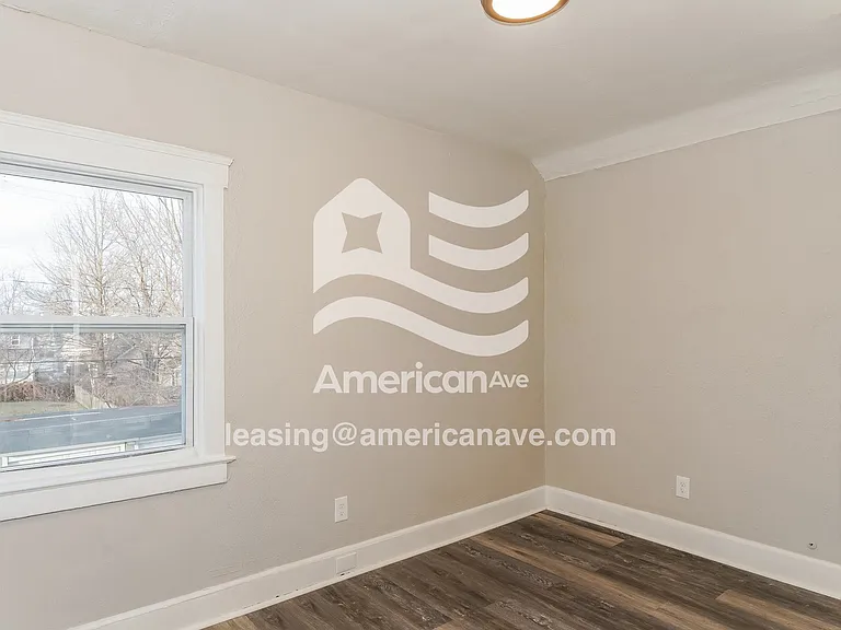 438299_009_wm_-_bedroom_13585015.jpg