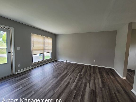 3rd image of 6316 Crestview Dr