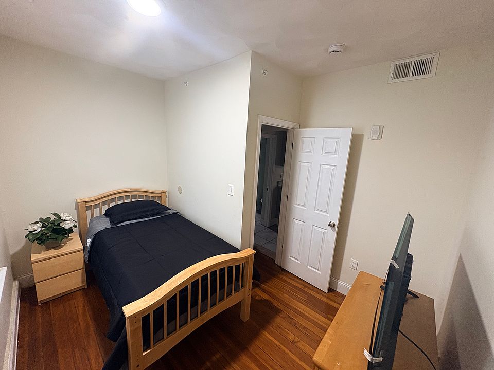 1st image of 74 Wyeth St Floor 3