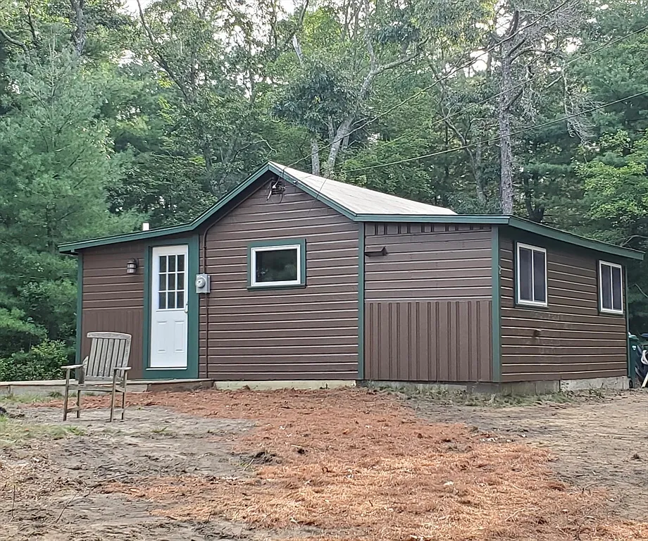2 bed, 1.0 bath, 595 sqft, $1,950 — Photo 1