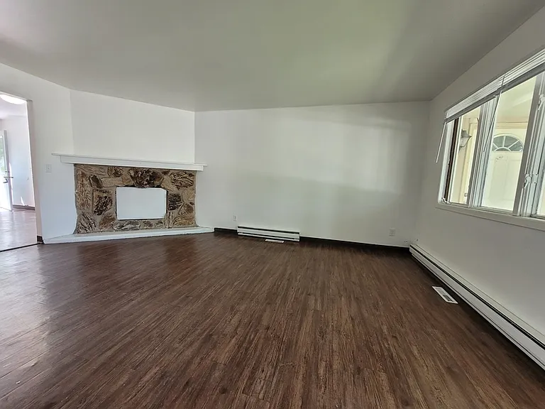 1113 Geneva Rd #2 — Photo 5