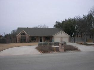 1912 Diamond Ridge Dr, Lampasas, TX 76550
