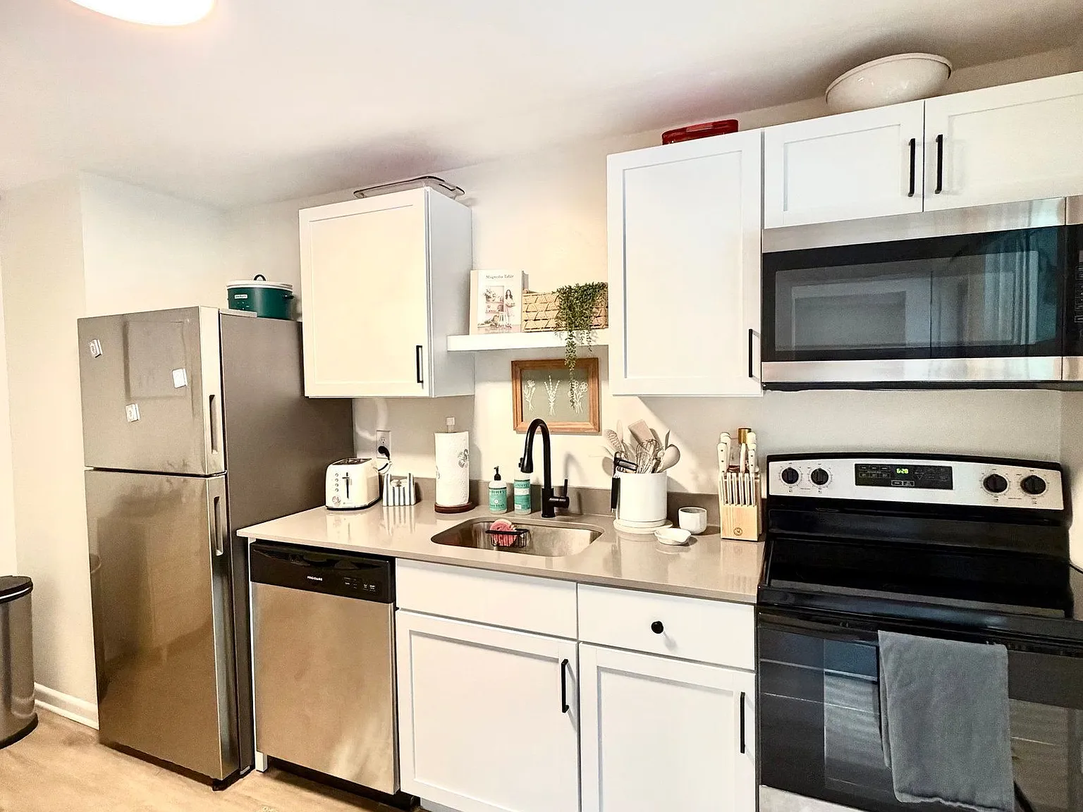 1 bed, 1.0 bath, $1,795 — Photo 2