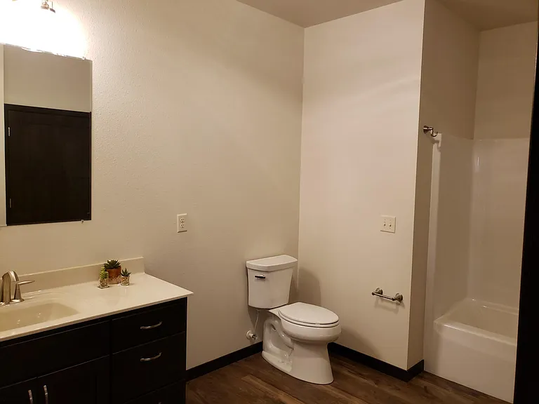 808 N Superior Ave #309 — Photo 3
