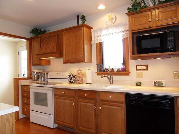 2nd image of 107 E Monico St #E