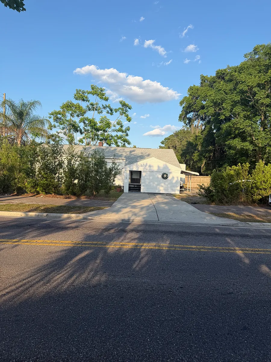 Building Photo - 1715 N Bumby Ave
