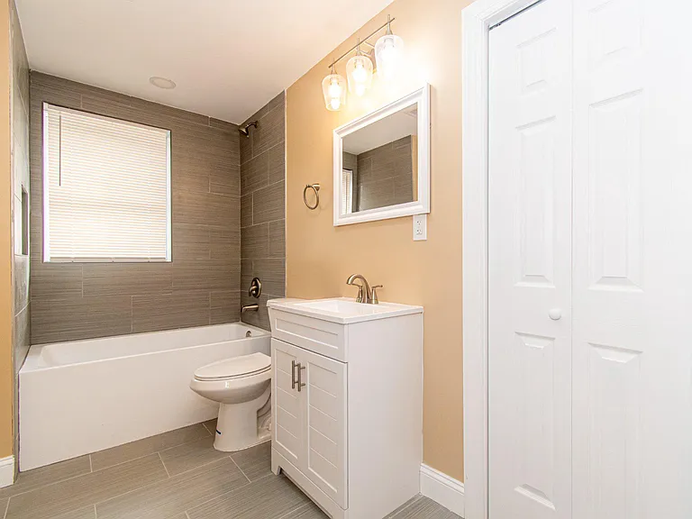 4103 Barrington Rd #2 — Photo 10