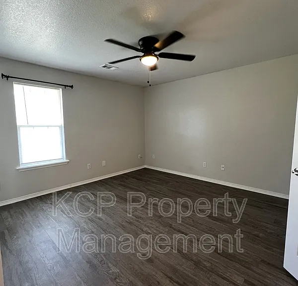 5708 Whitney Cir — Photo 10