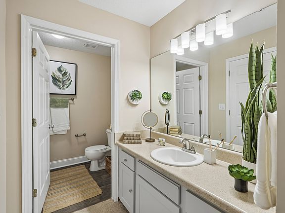 5th image of 800 Churchill Downs Dr #56-5606
