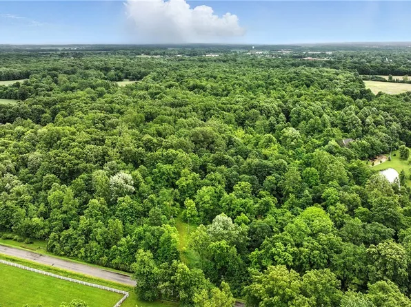 21251 Pitts Rd, Wellington, OH 44090